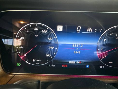 Used 2025 Mercedes-Benz G 550 image 3