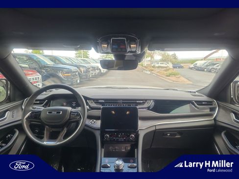 Used 2022 Jeep Grand Cherokee Overland AWD/4WD image 20