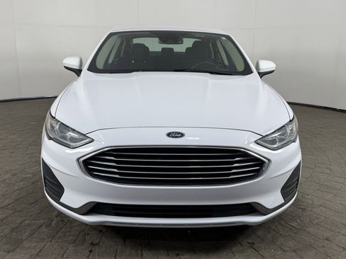 Used 2020 Ford Fusion SE FWD image 2