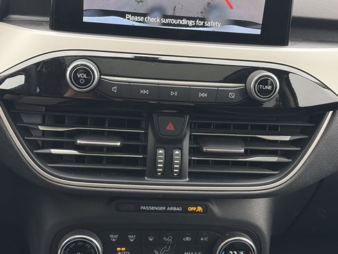 Used 2020 Ford Escape SEL image 34