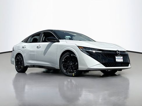 New 2026 Nissan Sentra SR FWD image 1