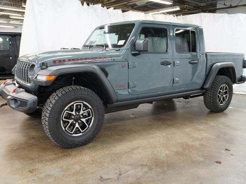 Used 2026 Jeep Gladiator Rubicon w/ Safety Group AWD/4WD image 8