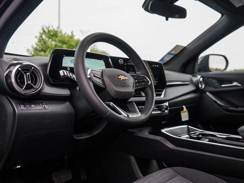 New 2026 Chevrolet Equinox LT FWD image 17