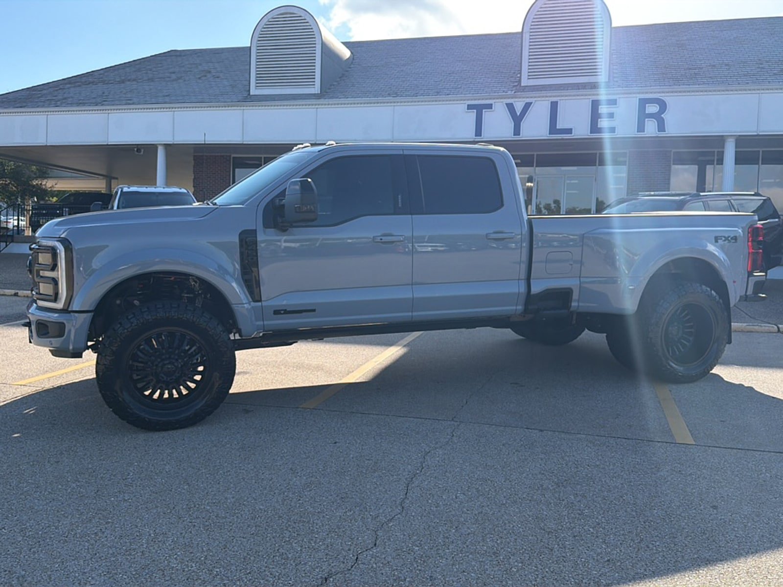 New 2026 Ford F450 Platinum w/ FX4 Off-Road Package AWD/4WD image 6