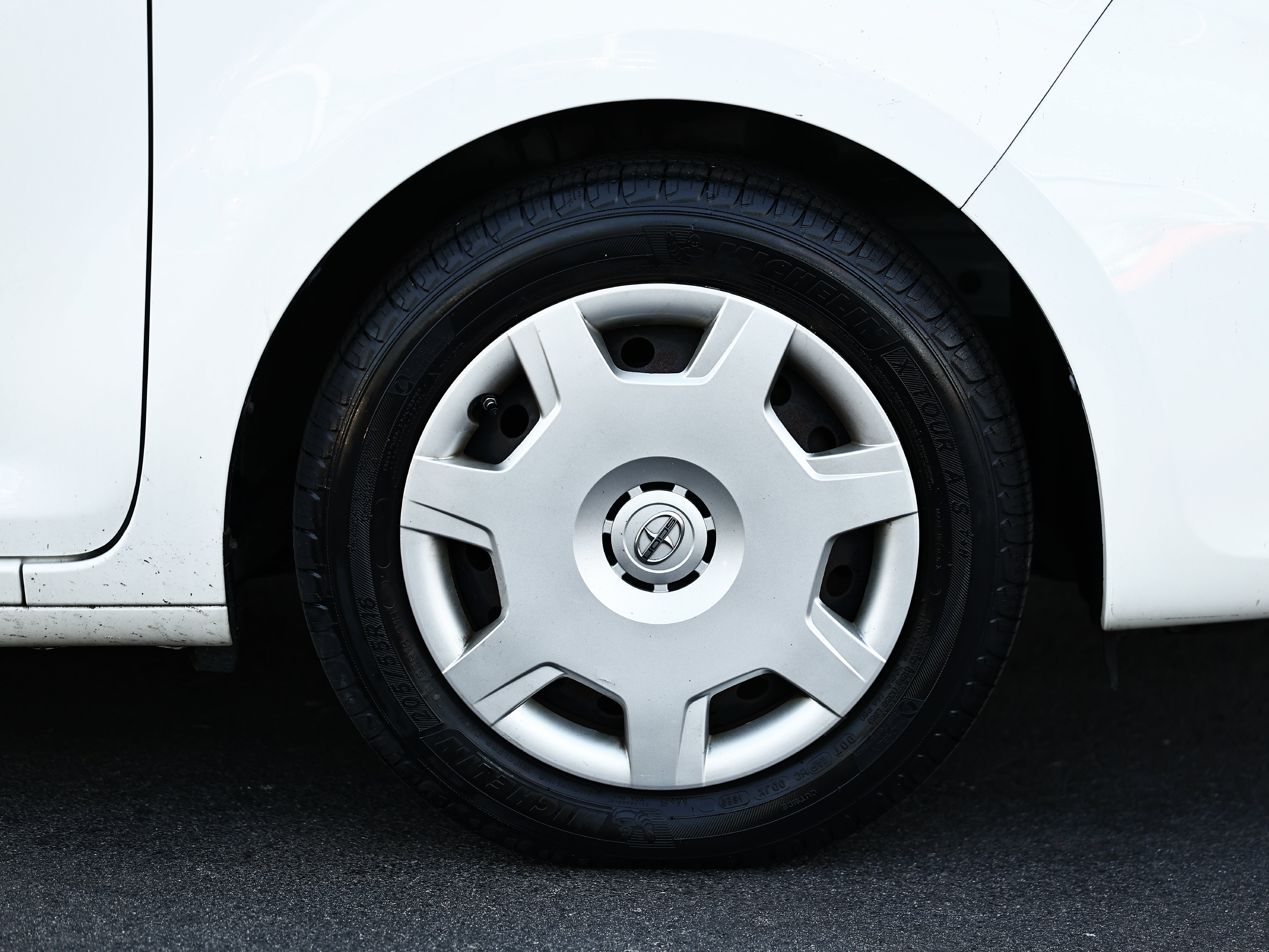 Used 2013 Scion xB FWD image 5
