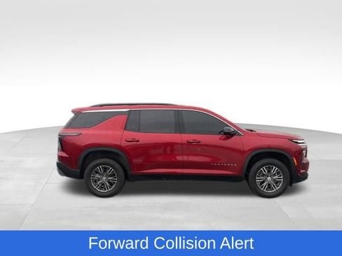 Used 2026 Chevrolet Traverse LT w/ Driver Confidence Package image 8