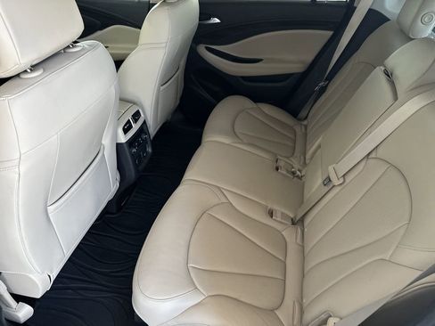 Used 2020 Buick Envision Essence image 28