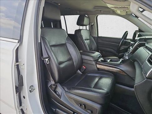 Used 2019 Chevrolet Suburban LT image 8