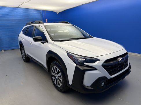 Certified 2025 Subaru Outback Premium image 2
