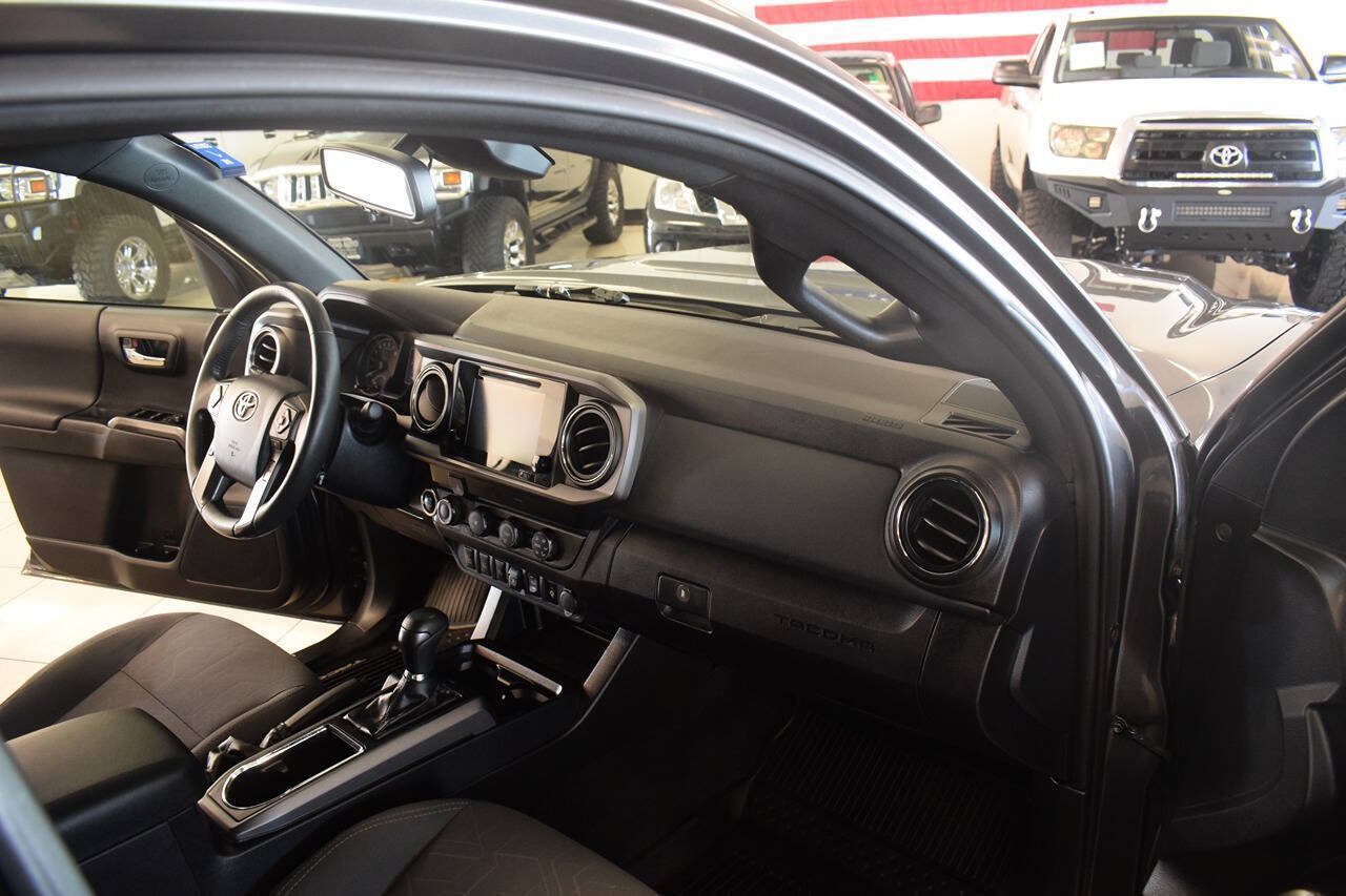 Used 2019 Toyota Tacoma TRD Sport w/ Technology Package AWD/4WD image 24