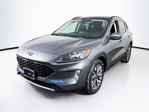 Used 2021 Ford Escape Titanium w/ Class II Trailer Tow Package image 3