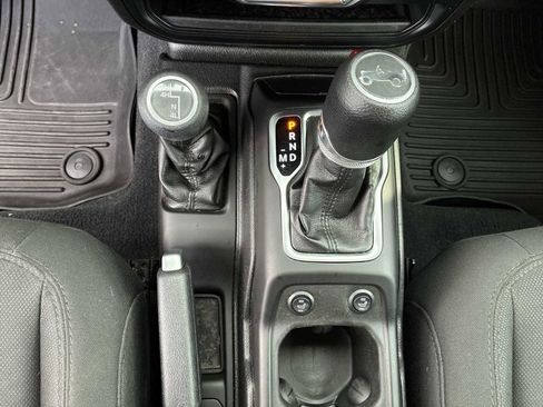 Used 2019 Jeep Wrangler Sport AWD/4WD image 20