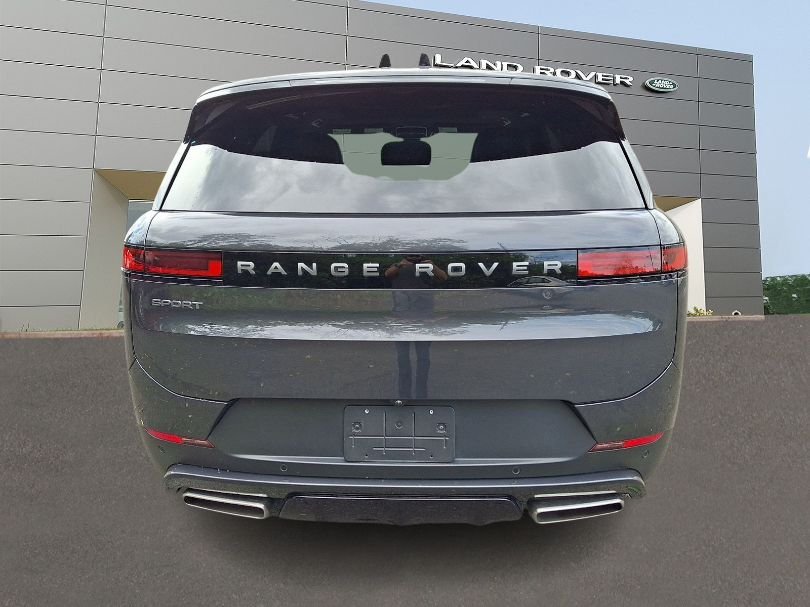 Used 2026 Land Rover Range Rover Sport SE AWD/4WD image 7