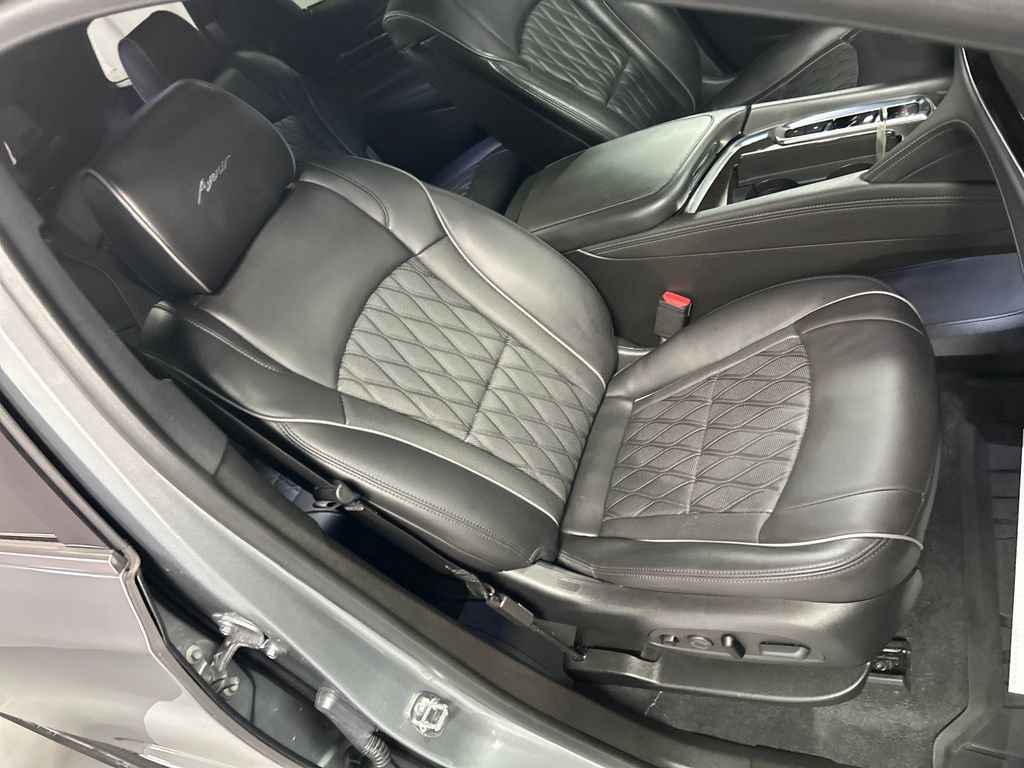 Used 2024 Buick Enclave Avenir w/ Avenir Technology Package AWD/4WD image 27