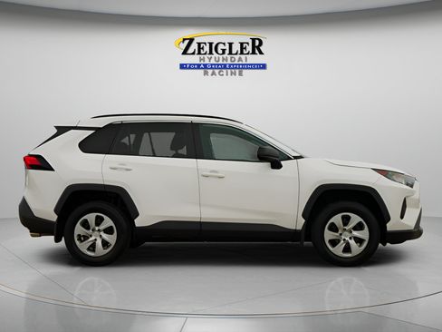 Used 2021 Toyota RAV4 LE AWD/4WD image 8