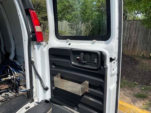 Used 2007 Chevrolet Express 3500 Extended RWD image 46