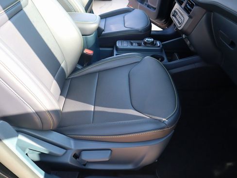 New 2025 Ford Maverick Lobo image 12