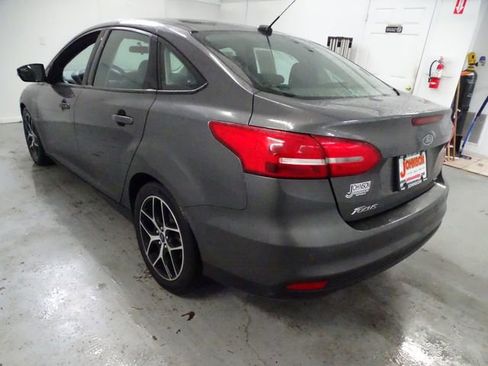 Used 2018 Ford Focus SEL image 16