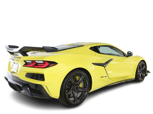 Used 2023 Chevrolet Corvette Z06 w/ Z07 Performance Package RWD image 14