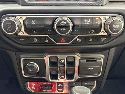 Used 2020 Jeep Gladiator Rubicon AWD/4WD image 22