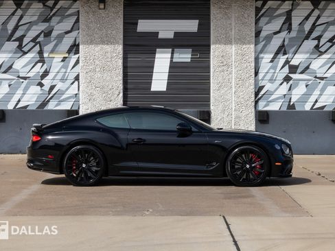 Used 2023 Bentley Continental GT Speed image 19