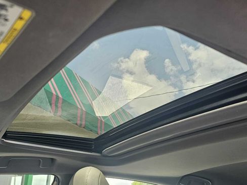 Used 2019 Toyota Avalon XLE w/ Moonroof Package FWD image 17
