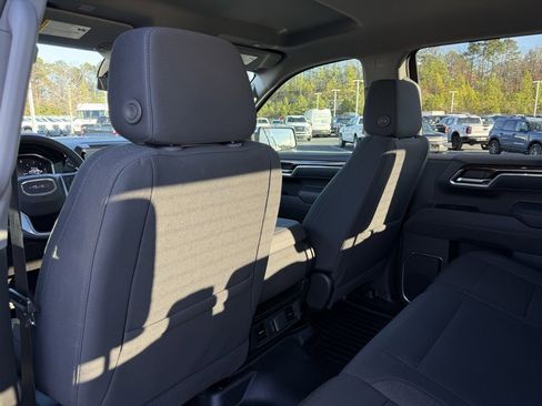 Used 2025 GMC Sierra 1500 SLE image 26