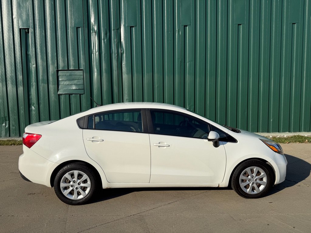 Used 2014 Kia Rio LX w/ Power Package FWD image 2
