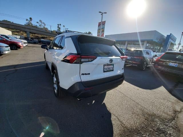 Used 2019 Toyota RAV4 XLE Premium w/ Carpet Mat Package FWD image 6
