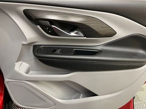 Used 2024 GMC Terrain SLT image 38