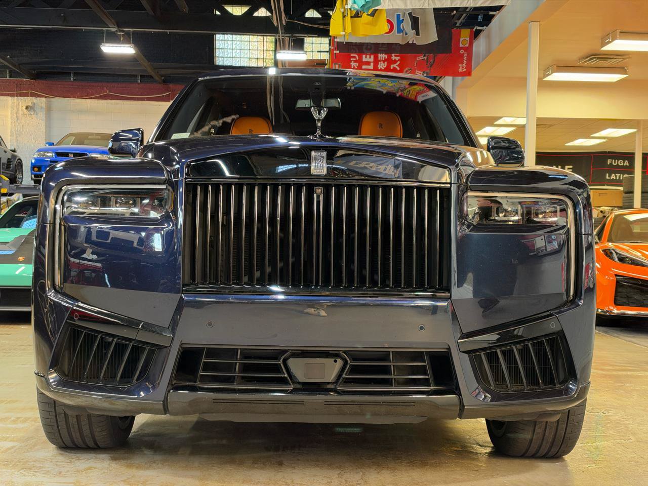 Used 2025 Rolls-Royce Cullinan AWD/4WD image 2