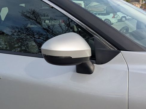 Used 2022 Nissan Rogue SV image 15