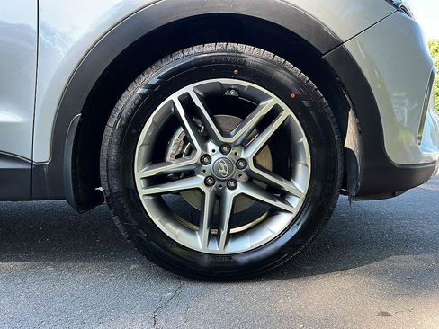 Used 2017 Hyundai Santa Fe FWD image 24