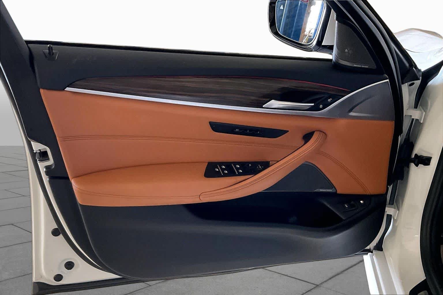 Used 2023 BMW 530e w/ M Sport Package RWD image 20