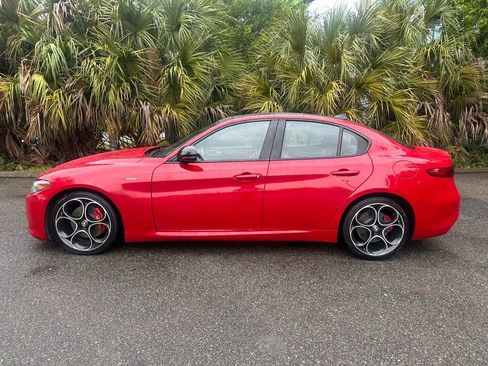 Used 2023 Alfa Romeo Giulia Veloce image 2