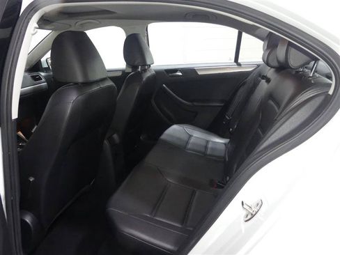 Used 2015 Volkswagen Jetta SE FWD image 28