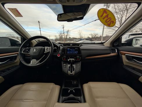 Used 2017 Honda CR-V Touring image 2