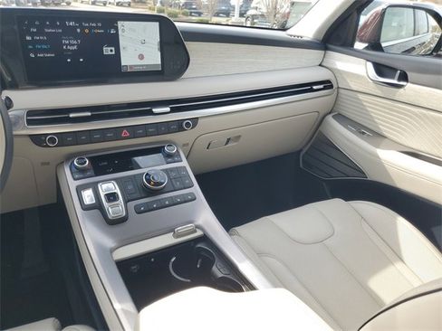 Used 2024 Hyundai Palisade Calligraphy image 12