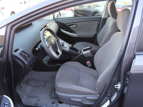 Used 2015 Toyota Prius Prime Plug-In Hybrid FWD image 18