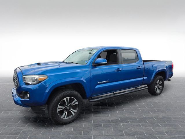 Used 2016 Toyota Tacoma TRD Sport w/ Premium & Technology Package AWD/4WD image 3
