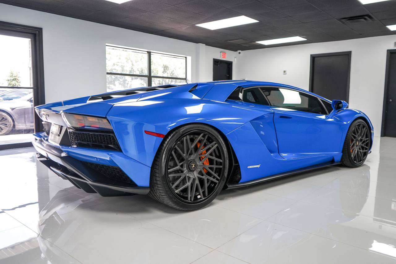 Used 2018 Lamborghini Aventador S AWD/4WD image 7