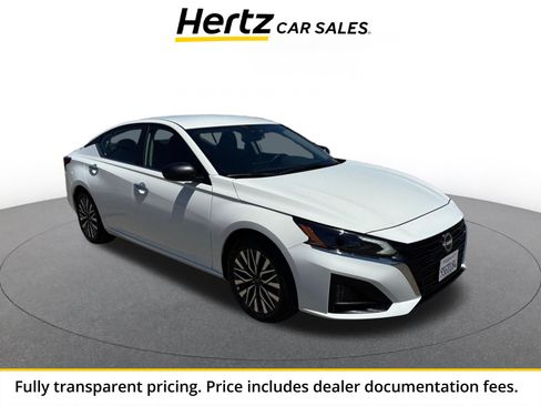 Used 2025 Nissan Altima 2.5 SV FWD image 1