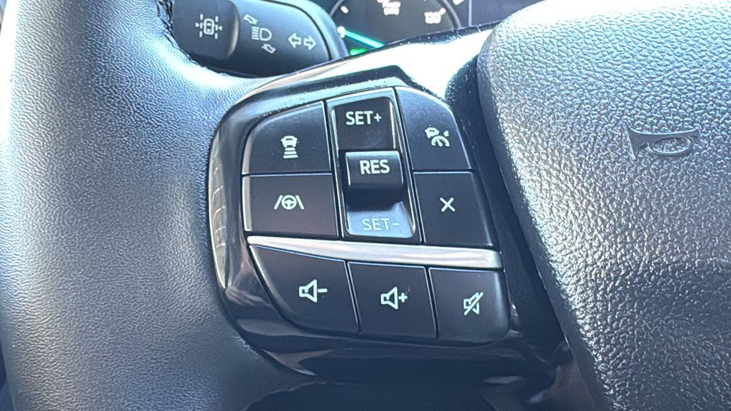 Certified 2022 Ford Escape SE w/ SE Sport Appearance Package FWD image 12