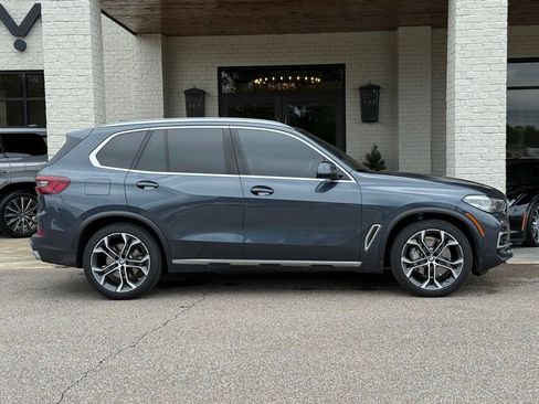 Used 2022 BMW X5 xDrive40i w/ Premium Package AWD/4WD image 4