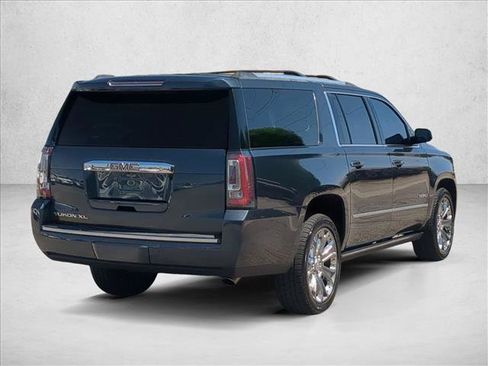 Used 2019 GMC Yukon XL Denali w/ Open Road Package RWD image 5