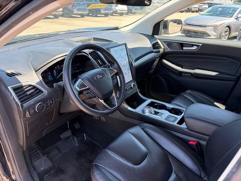 Used 2022 Ford Edge Titanium w/ Equipment Group 301A AWD/4WD image 2