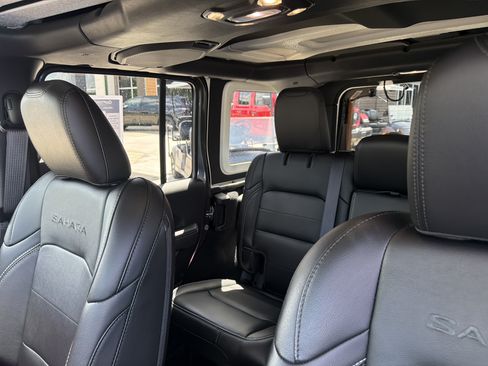 Used 2022 Jeep Wrangler Unlimited Sahara w/ LED Lighting Group AWD/4WD image 48