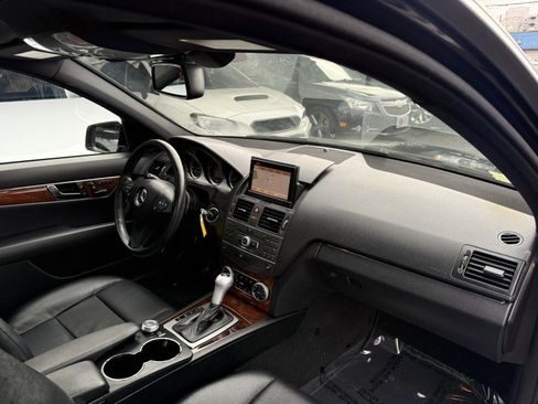 Used 2011 Mercedes-Benz C 300 4MATIC Sedan image 23