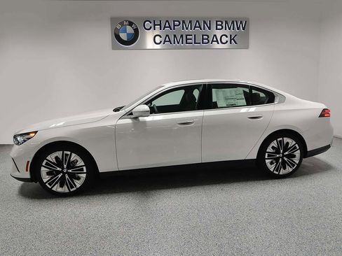 New 2026 BMW 530i image 3