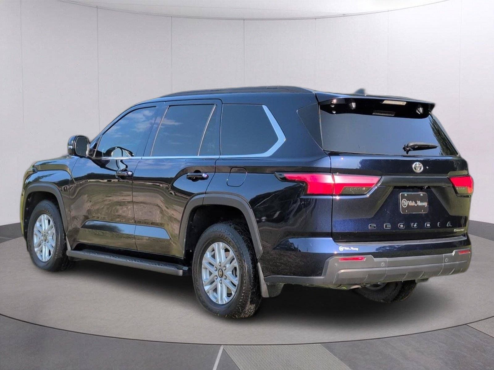 Used 2025 Toyota Sequoia SR5 AWD/4WD image 3